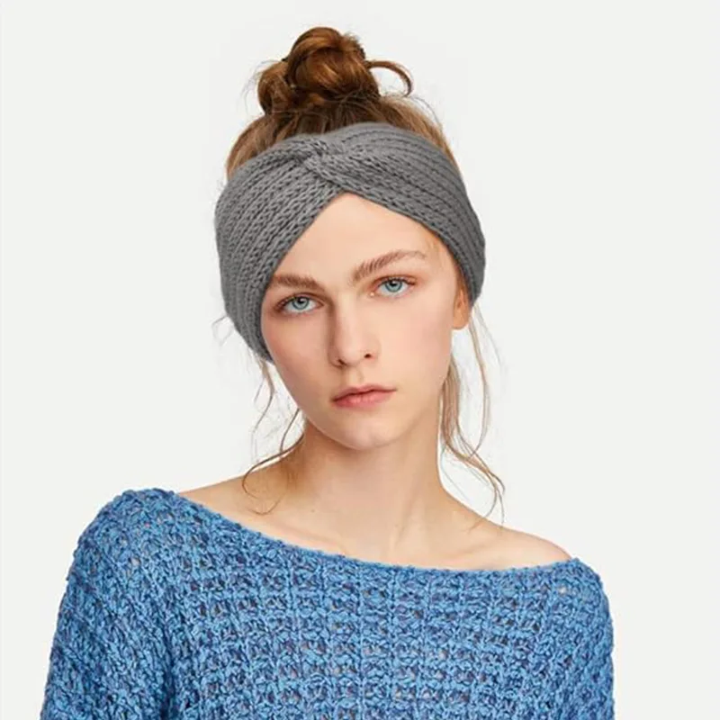 Cómodas diademas de poliéster tejidas.